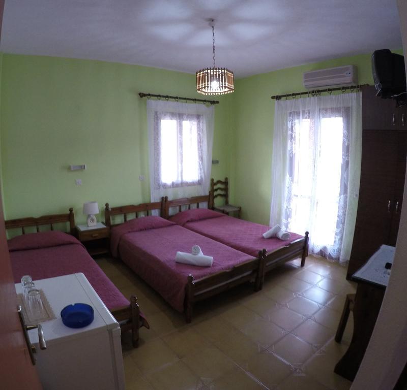 Christina Pension Karterados  Cameră foto